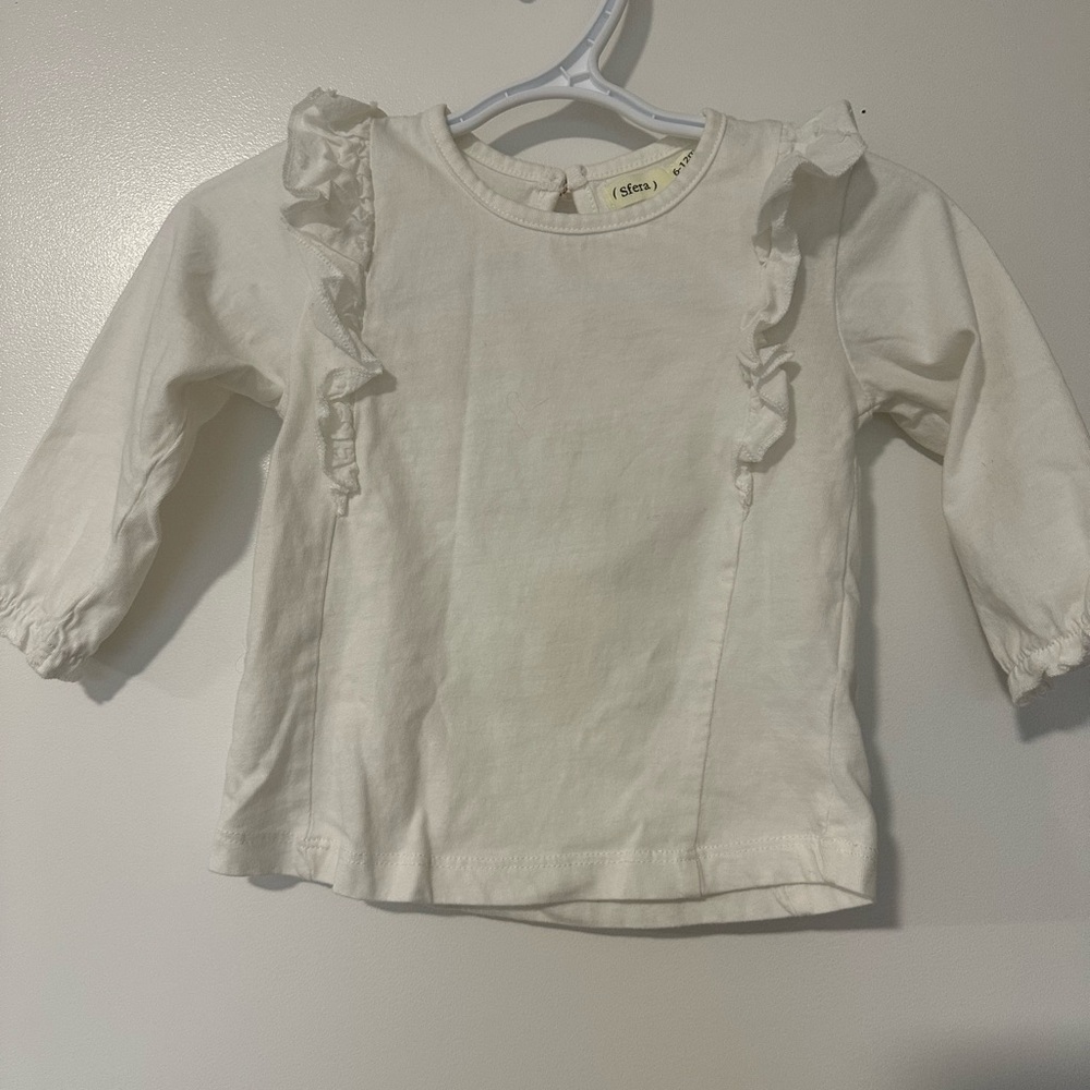 5/$10 SFERA girls top 6-12 months ruffles